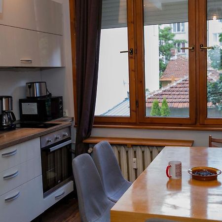 Central Sofia 3-Bedroom Apartment - Urban Art Gallery - Free Parking! ภายนอก รูปภาพ