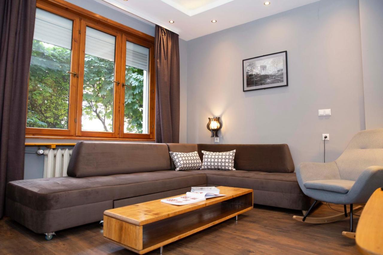 Central Sofia 3-Bedroom Apartment - Urban Art Gallery - Free Parking! ภายนอก รูปภาพ